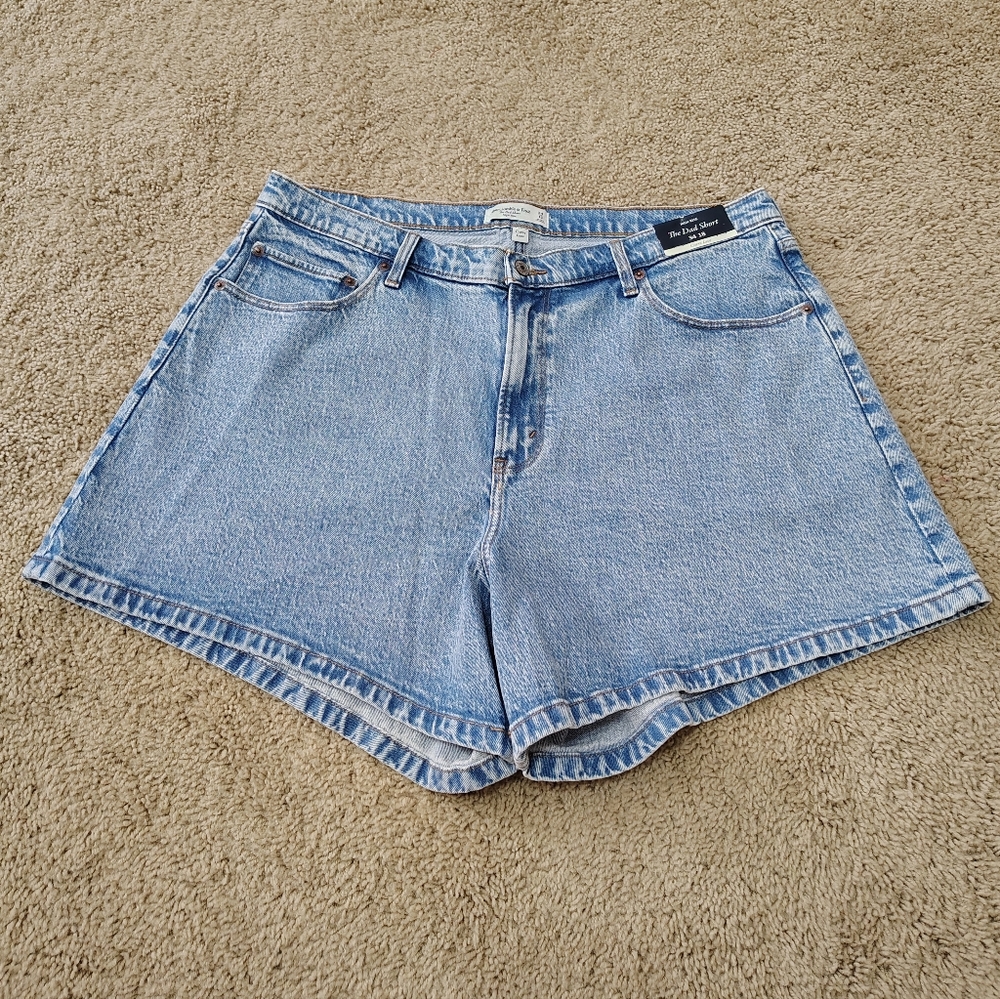 NWT Abercrombie & Finch Dad Short High Rise Denim Retro Size 34 Size 18